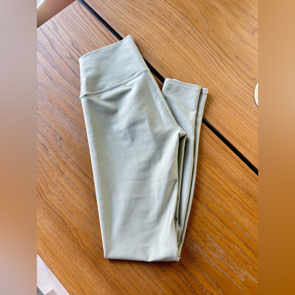 ALO Yoga Light Green Leggings